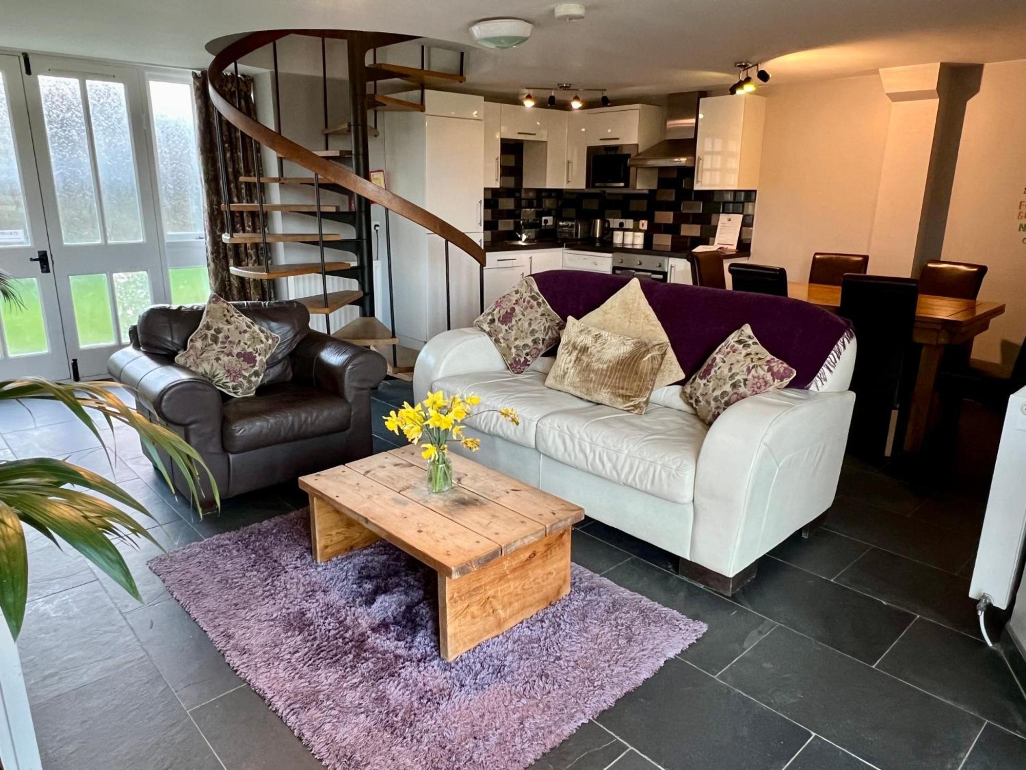 Dolgun Uchaf Historic And In Snowdonia 4*