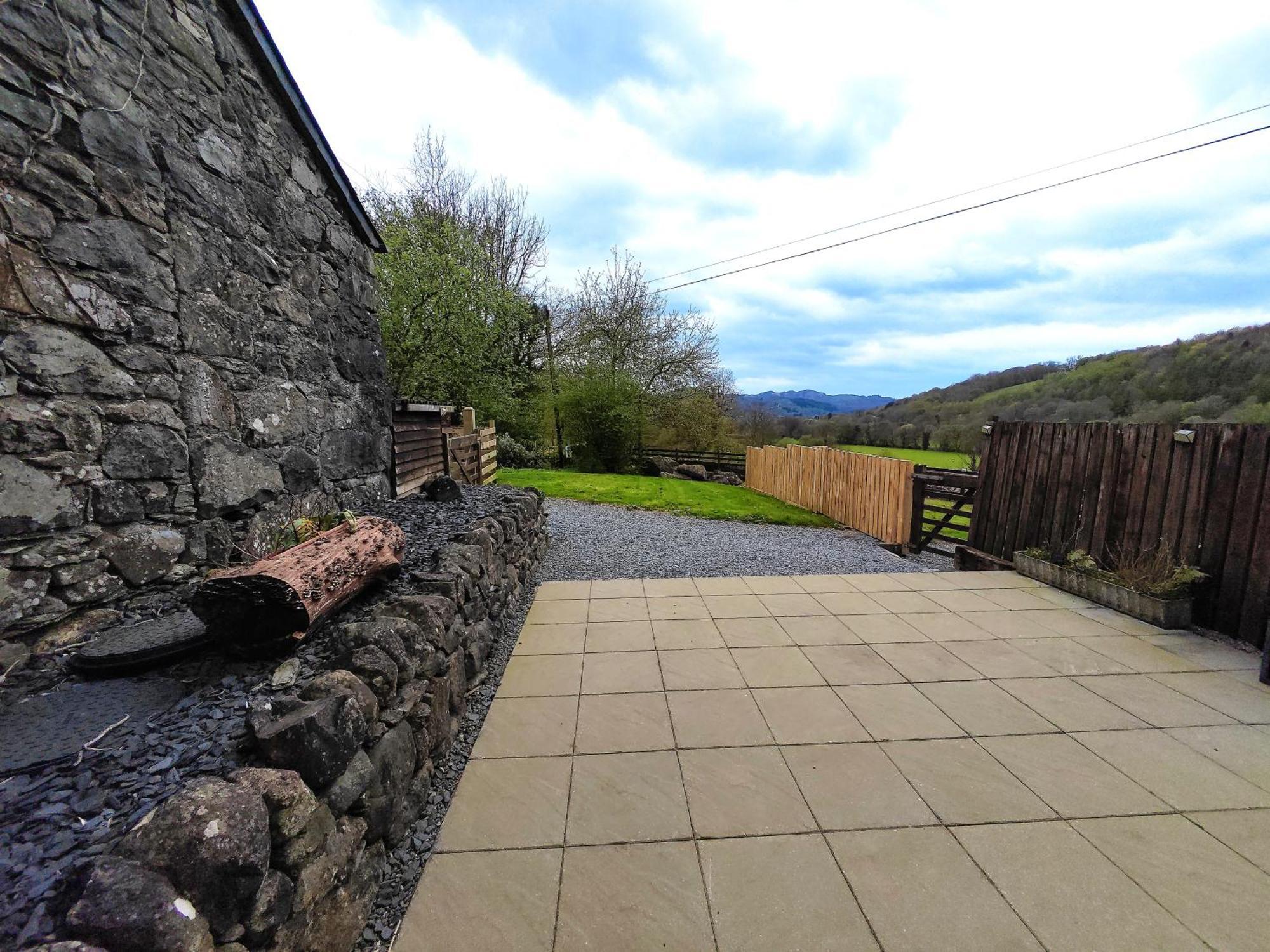 Dolgun Uchaf Historic And In Snowdonia 4*