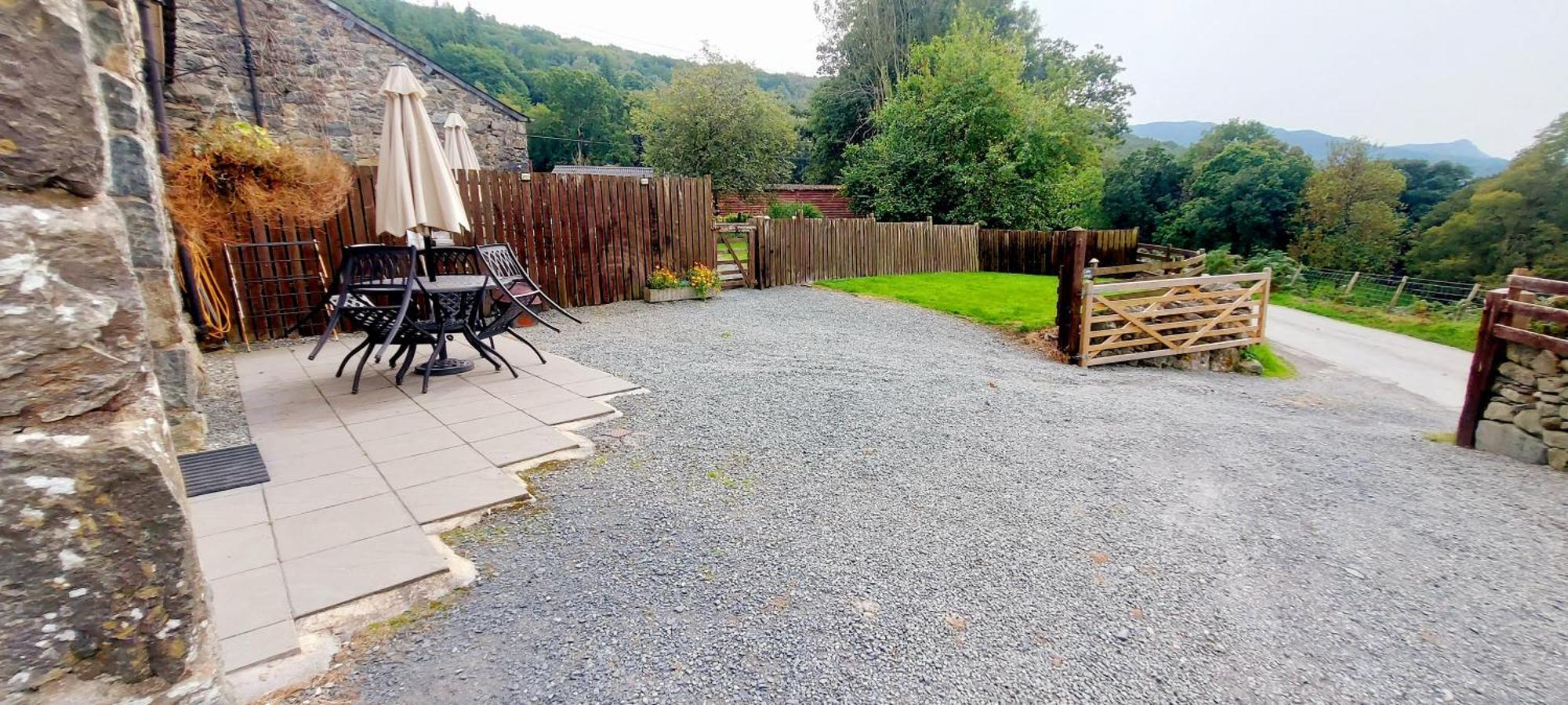 Dolgun Uchaf Historic And In Snowdonia 4*